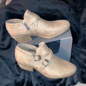 XAppeal - Cassidy - Tan Ankle Boots - Size 7.5 / EUC